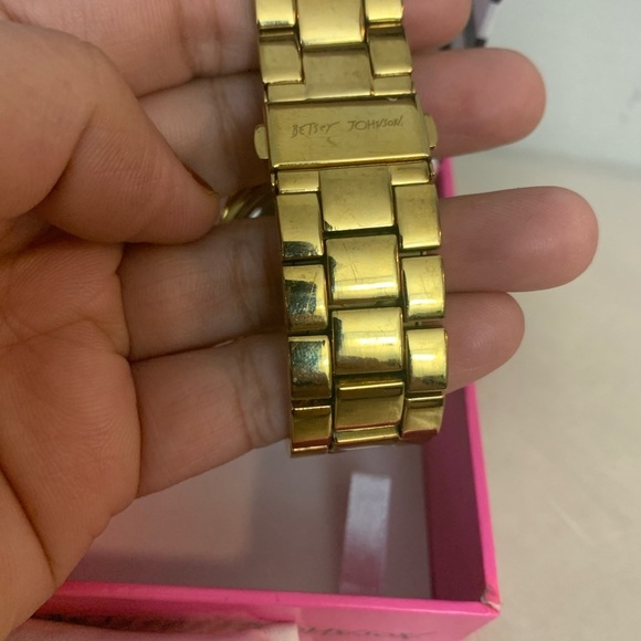 Betsey Johnson watch gold tone watch- needs battery - Picture 7 of 10